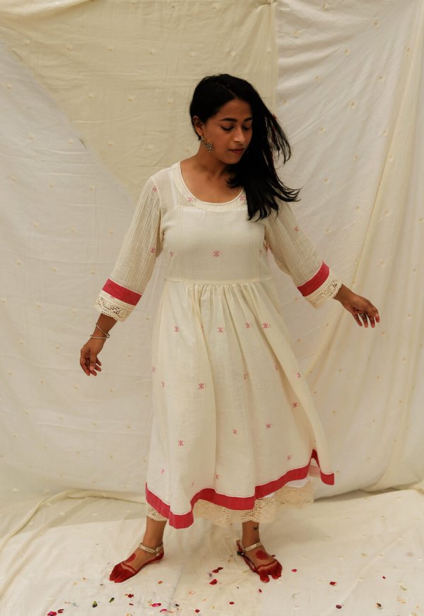 Lal Shaada Back Pleats Dress