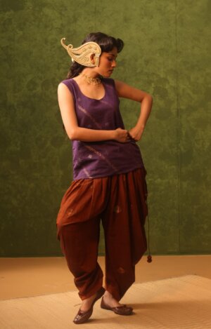 KAMINI SLEEVELESS TOP