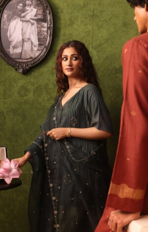 BINDU ORGANZA DUPATTA