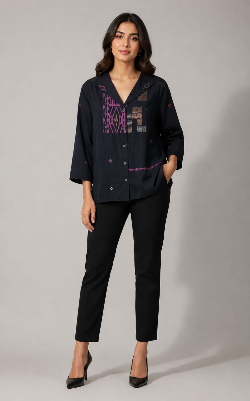 Patch shirt – Black with pink alpona